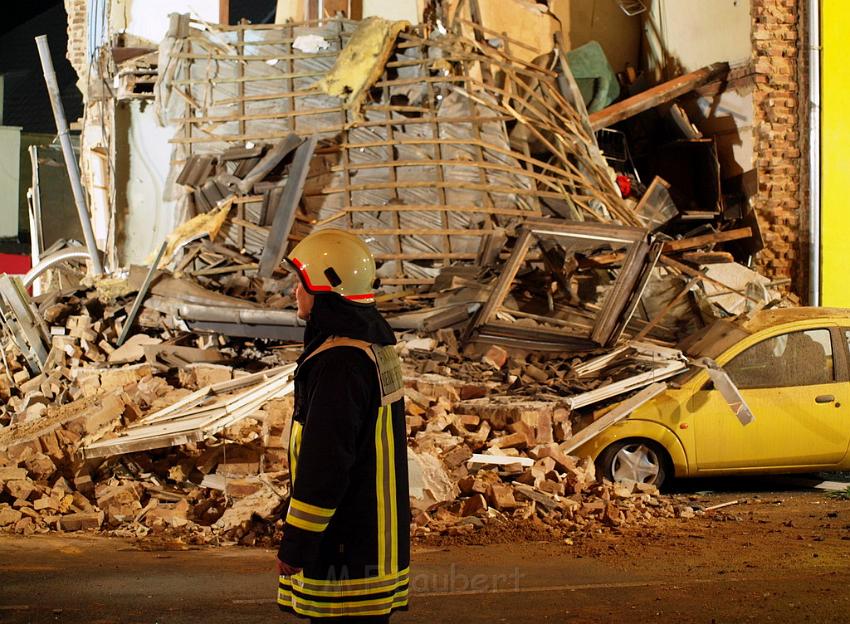 Hausexplosion Bruehl bei Koeln Pingsdorferstr P211.JPG